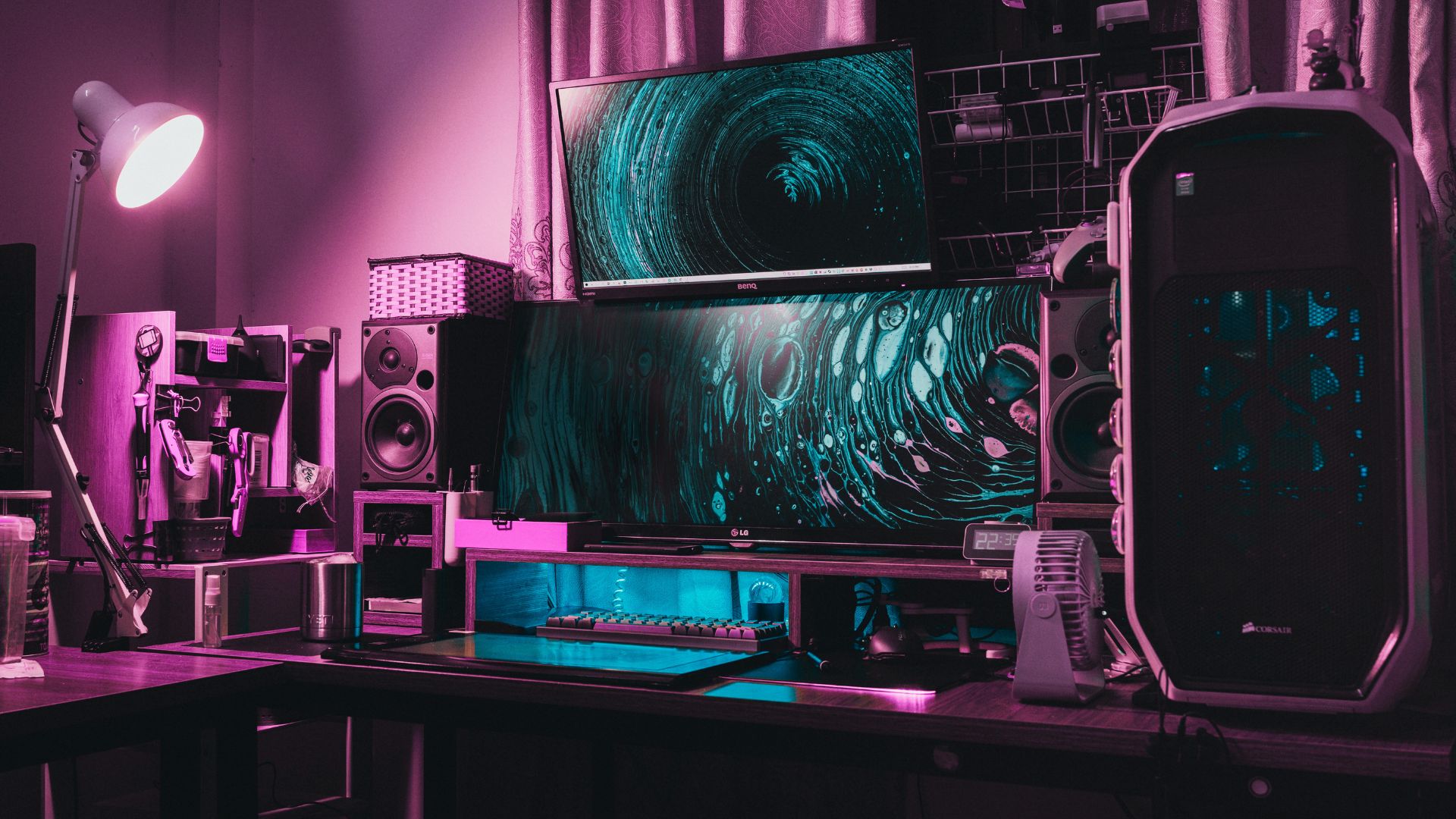 Duas Telas vs. Monitor Ultrawide: Qual é a Melhor Escolha para Seu Setup Gamer?